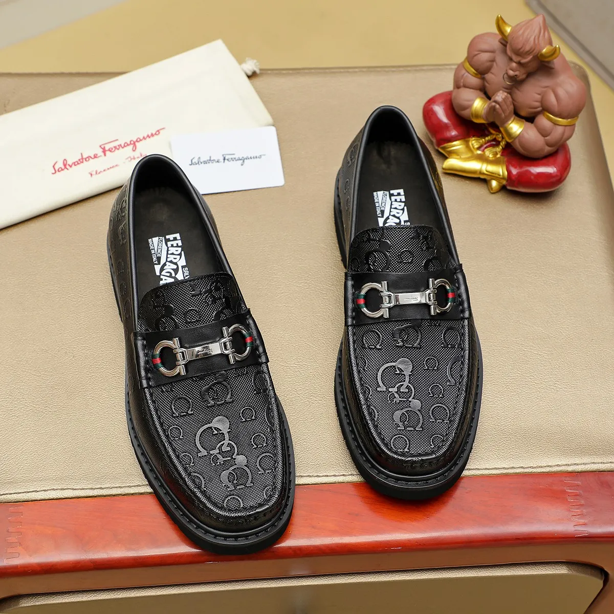 Men's shoes 💰500 Ferragamo [Ferragamo] top imported suit men's shoes 💯Original copy of the official website, product materials: selected imported embossed calfskin + luxury hardware buckle accessories ~ imported water-dyed cow 🐂 leather lining. Strong three-dimensional visual effect, original combination outsole, multiple colors available😘 Size: 38-44 (.45.46. Customized)